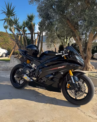 Yamaha R6