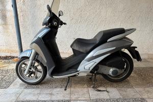 Peugeot Geopolis 250