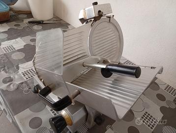 affettatrice professionale 25 cm.