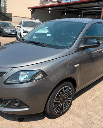 Lancia Ypsilon 1.0 FireFly 5 porte S&S Hybrid Gold