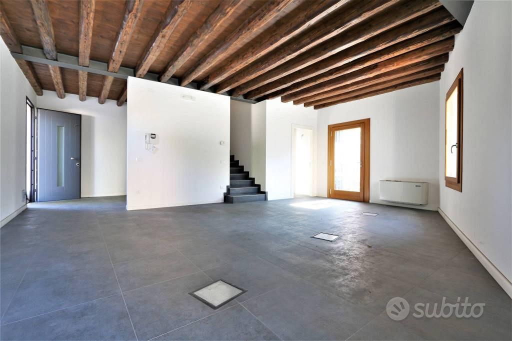Immobile di 144 m² con 3 locali a Vicenza
