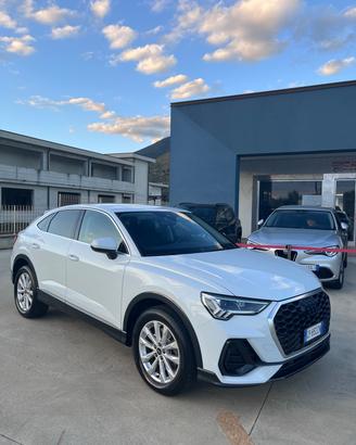 Audi Q3 45 TFSI e S tronic Business