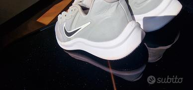 Nike Star Runner 3 in the Light Smoke