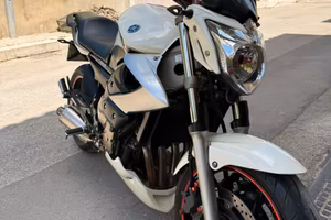 Yamaha XJ6 depotenziata