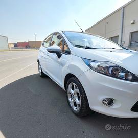 Fiesta VI 2008 5p 1.2 16v Titanium c/esp E5