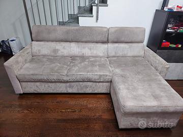 Divano con penisola e pouf delfino estraibile