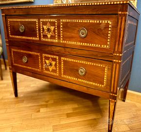 Comò Neoclassico Stile Maggiolini