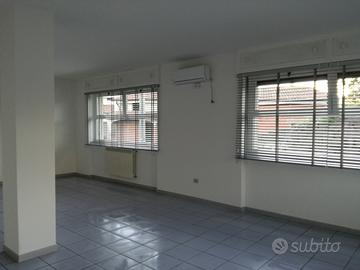 Ghilarza Ampia Struttura Vari Usi