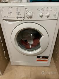 Lavatrice a carica frontale Indesit:7 kg -IWC71051