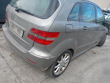 Ricambi usati Mercedes classe b anno 2008 w245