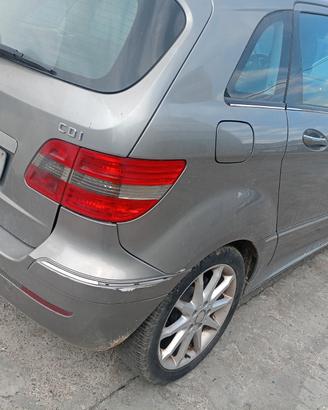 Ricambi usati Mercedes classe b anno 2008 w245