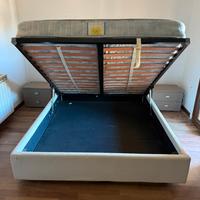 Letto contenitore con segni di usura