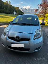 Macchina Toyota Yaris