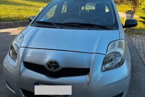 Macchina Toyota Yaris