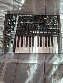 Sintetizzatore MINIBRUTE 2