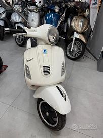 Piaggio Vespa 300 GTS