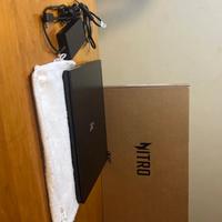 Acer Nitro V16 colore Obsidian Black