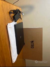 Acer Nitro V16 colore Obsidian Black