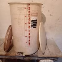 Contenitore liquidi