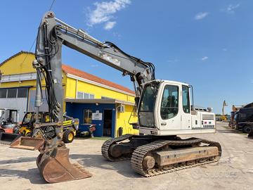 Escavatore LIEBHERR R900 C Litronic