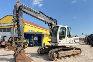 Escavatore LIEBHERR R900 C Litronic