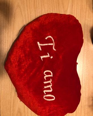 Cuscino a forma di cuore "ti amo"