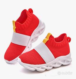 Scarpe sportive n.29  unisex mai usate