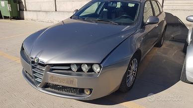 Alfa Romeo 159 SW 1.9cc diesel anno 2007 ricambi