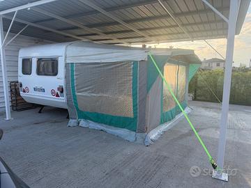 Roulotte con tenda