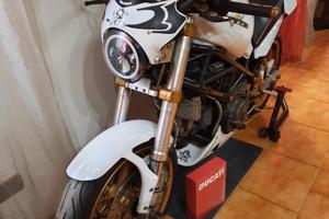 Ducati Monster 900 IE del 2000