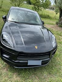 Macan da vetrina ultimo modello a benzina