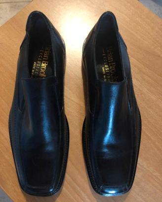 Scarpe nero made in Italy nuovo trattabile