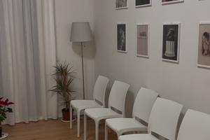 Stanza luminosa e spaziosa in studio professionale