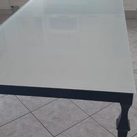 Tavolo in vetro allungabile 