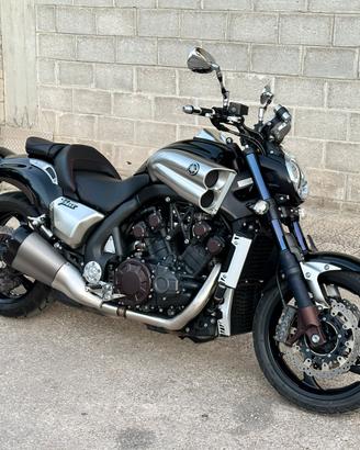 YAMAHA V-Max 1700