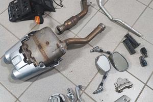 Pezzi ricambi originali moto Yamaha FZ6 