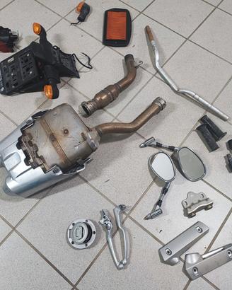 Pezzi ricambi originali moto Yamaha FZ6 