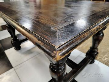 Tavolo in legno massello