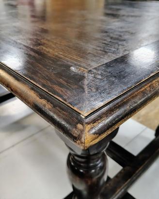 Tavolo in legno massello