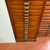 Cassettiera in cipresso con caratteri mobili