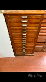 Cassettiera in cipresso con caratteri mobili