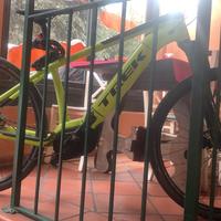 Bicicletta E-bike Trek