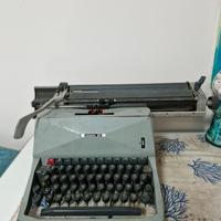 Macchina da scrivere Olivetti '82
