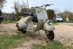 Vespa piaggio v33t vacanze romane epoca
