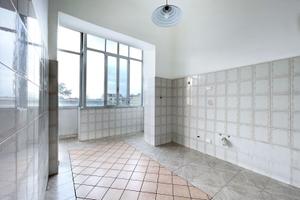 Trilocale ristrutturato con posto auto - centro