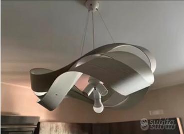 Lampadario in legno