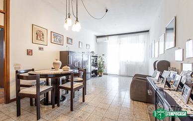 TRILOCALE CON BOX E CANTINA IN CENTRO A RESCALDINA