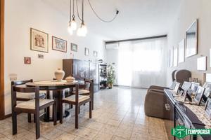 TRILOCALE CON BOX E CANTINA IN CENTRO A RESCALDINA