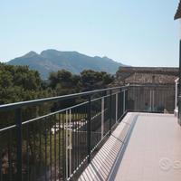 Partanna Mondello ristrutturato 3 vani terrazzo