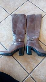 Stivali in pelle stonefly in omaggio i sandali